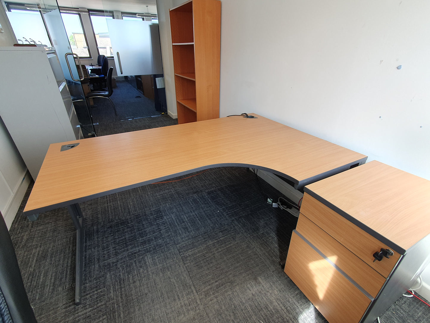 Wood finish L shape desk Large
