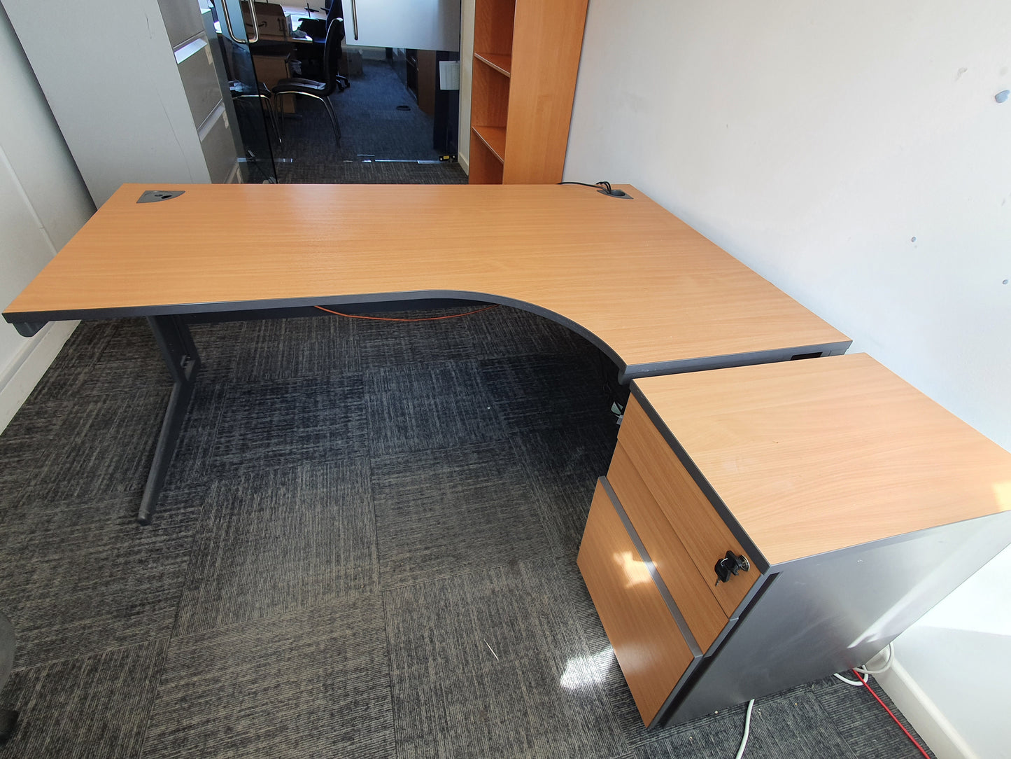 Wood finish L shape desk Large