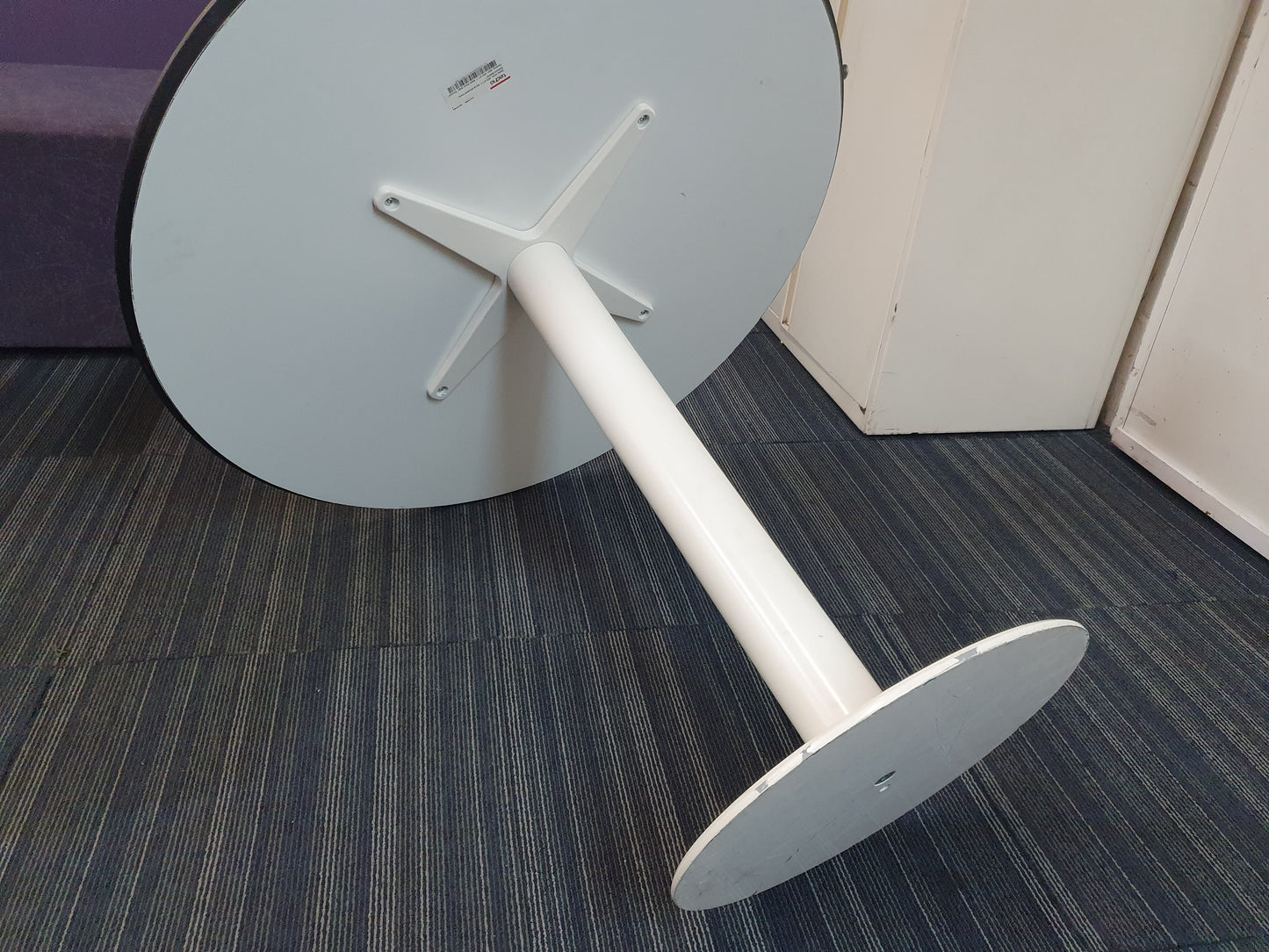 wood top  meeting breakout  table Diameter 100cm