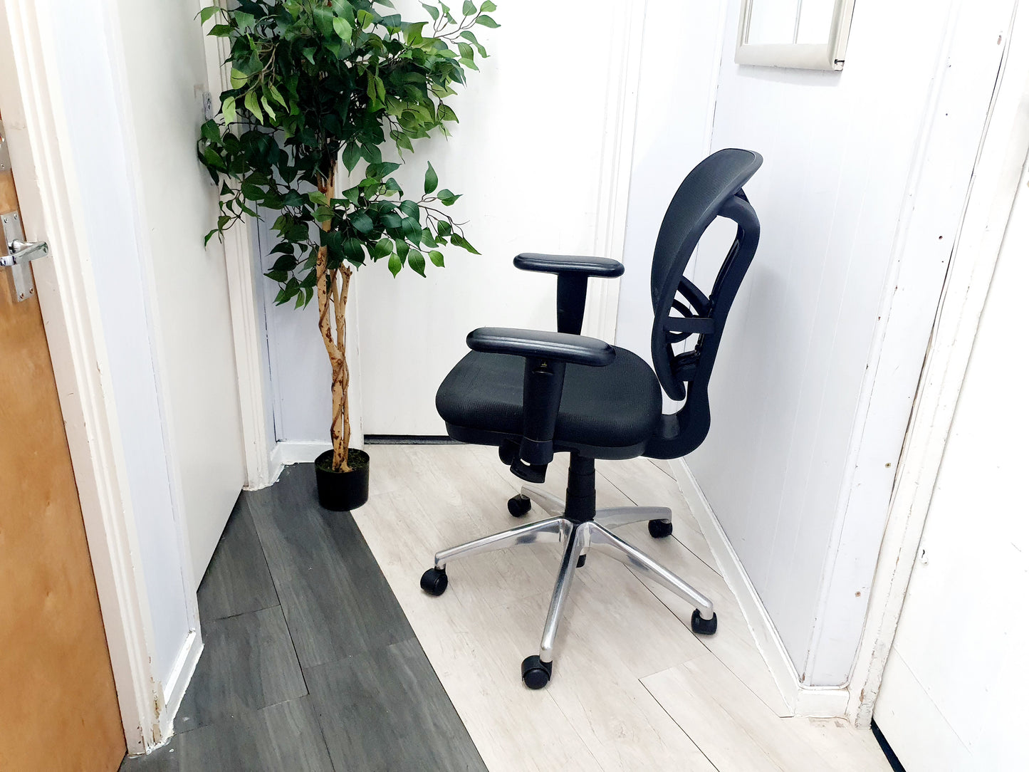 Used chair swivel desk black task adjustable