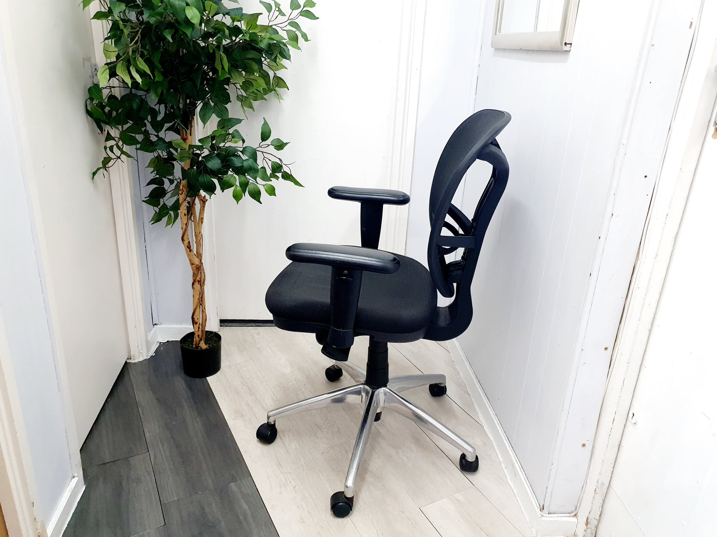 Used chair swivel desk black task adjustable
