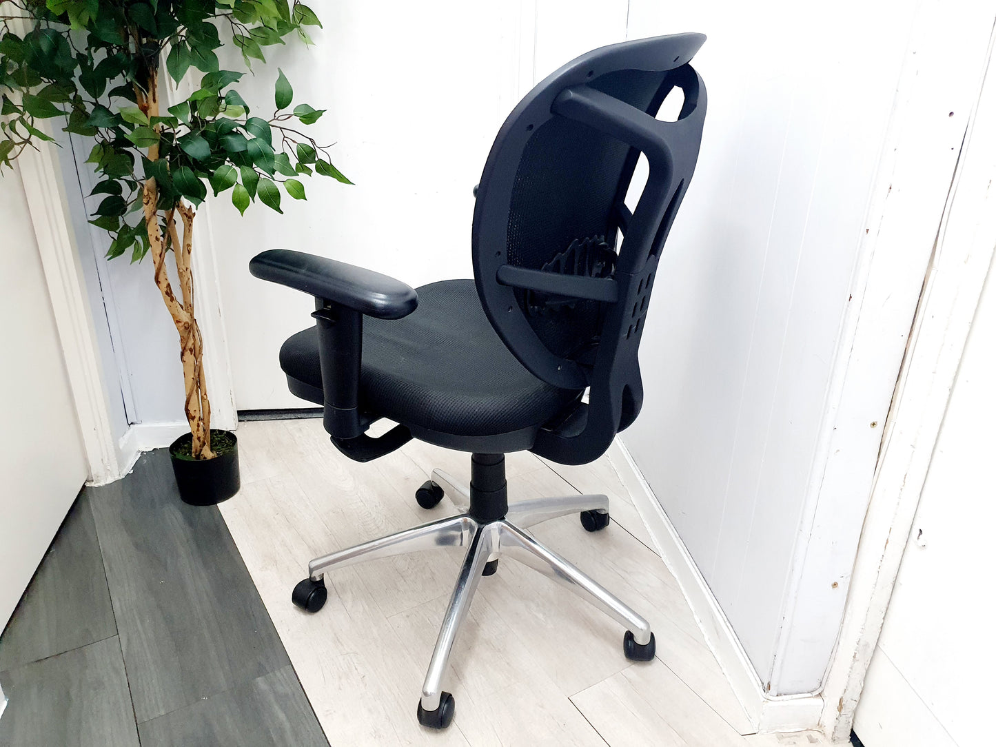 Used chair swivel desk black task adjustable