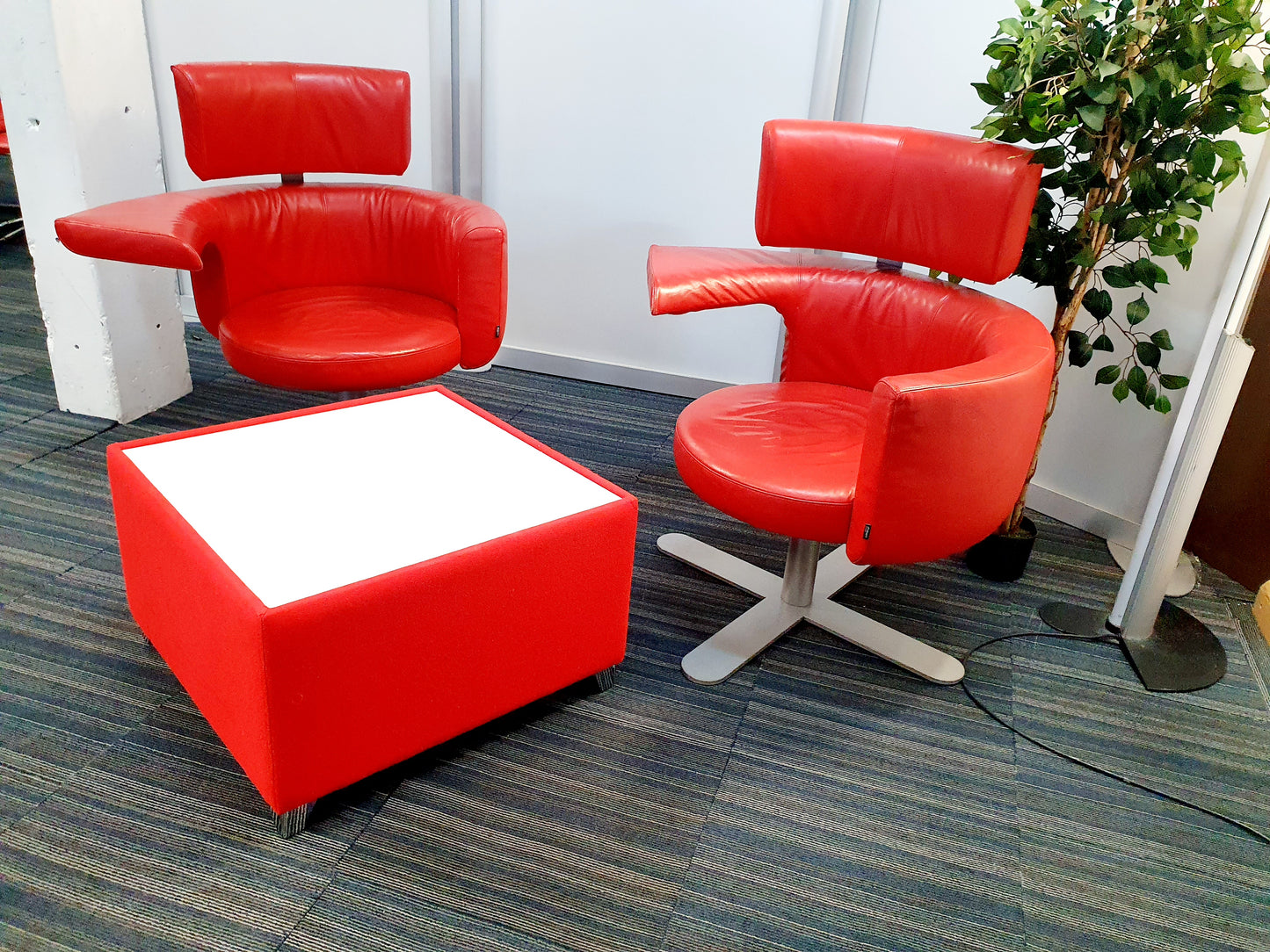 Red Kinnarps Drabert Hotspot Swivel Armchair