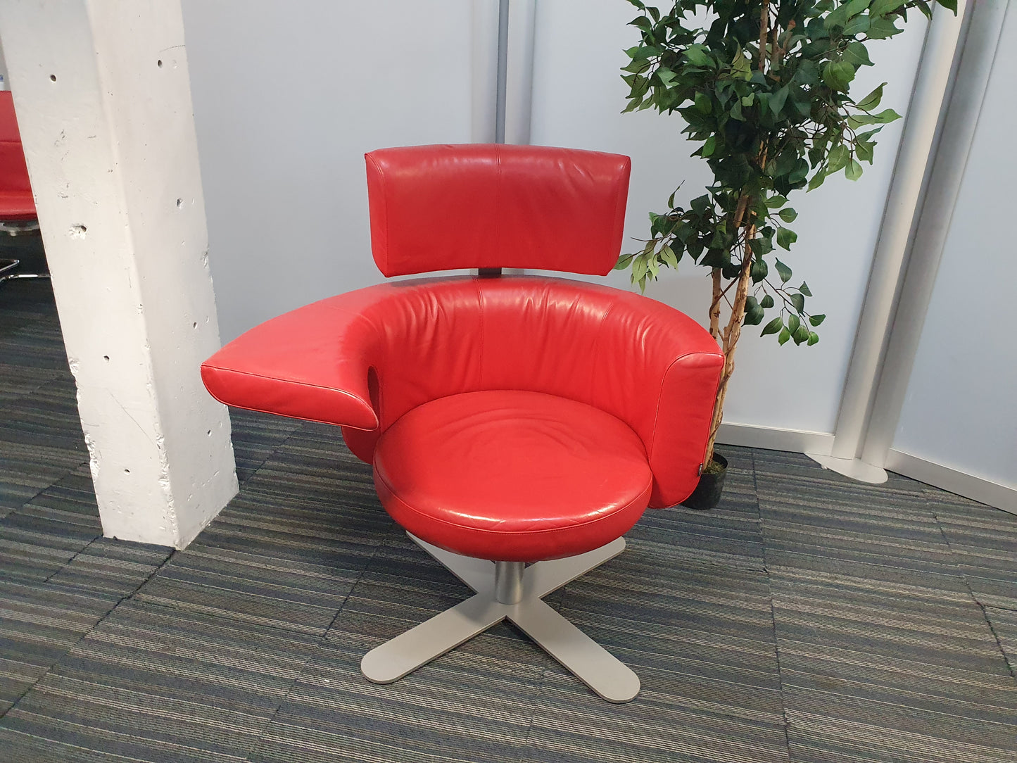 Red Kinnarps Drabert Hotspot Swivel Armchair