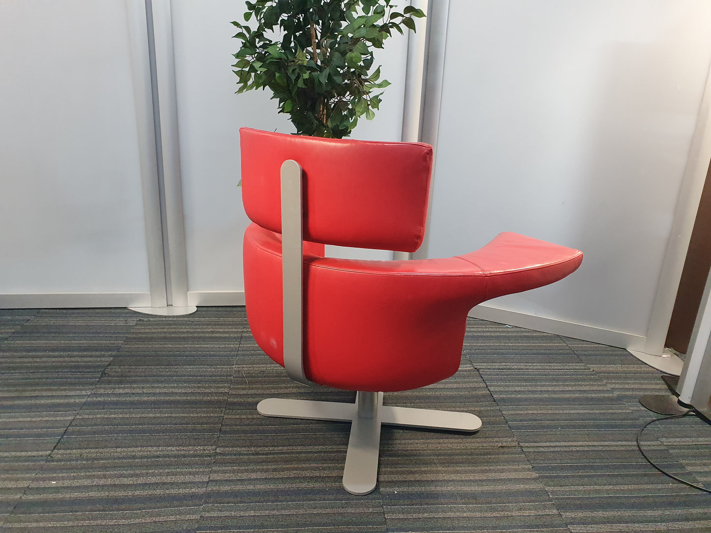 Red Kinnarps Drabert Hotspot Swivel Armchair