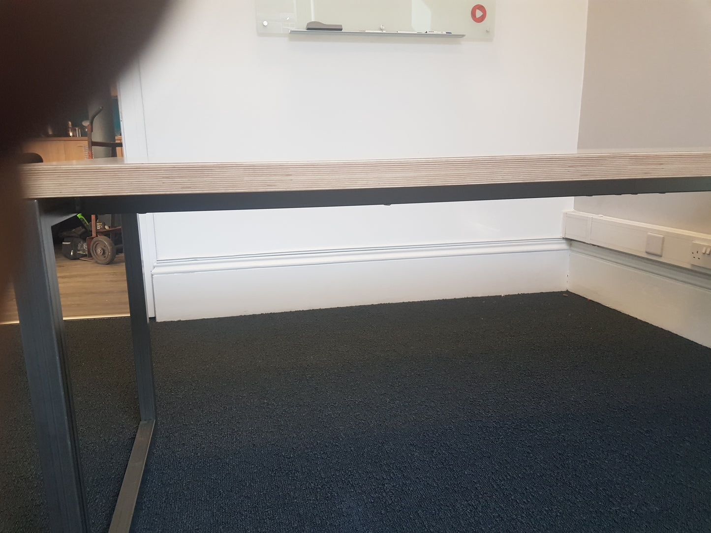 2000m Meeting table in light walnut (200cm x 90cm)