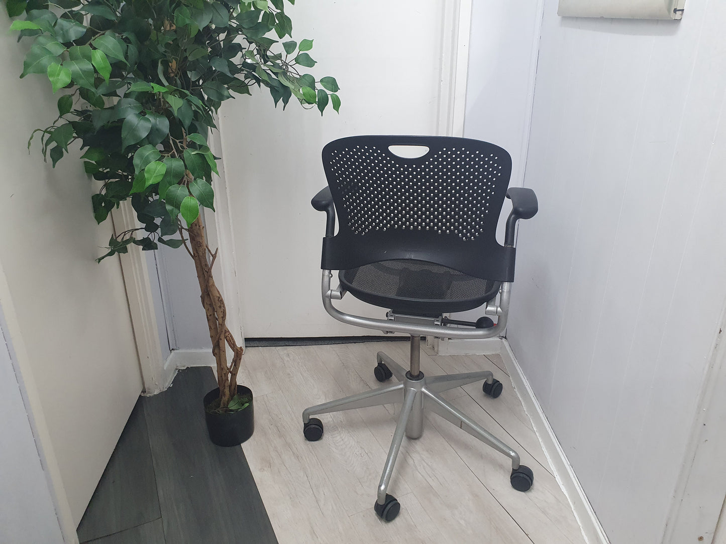 Herman Miller Caper Chair