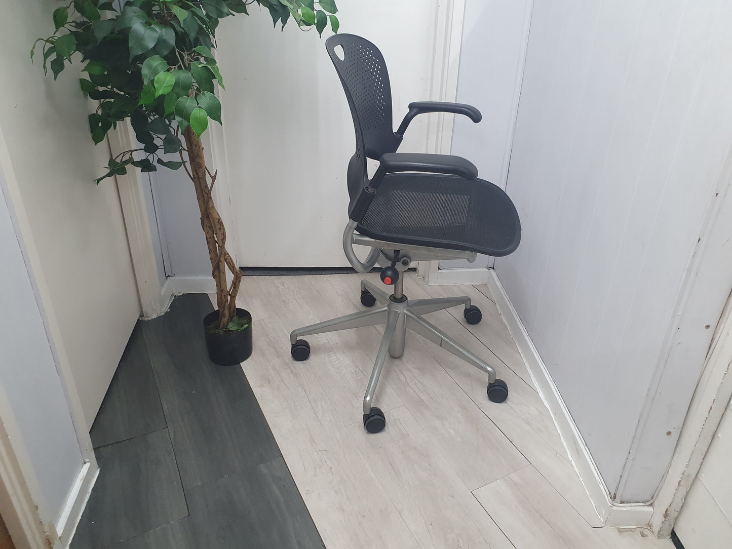 Herman Miller Caper Chair