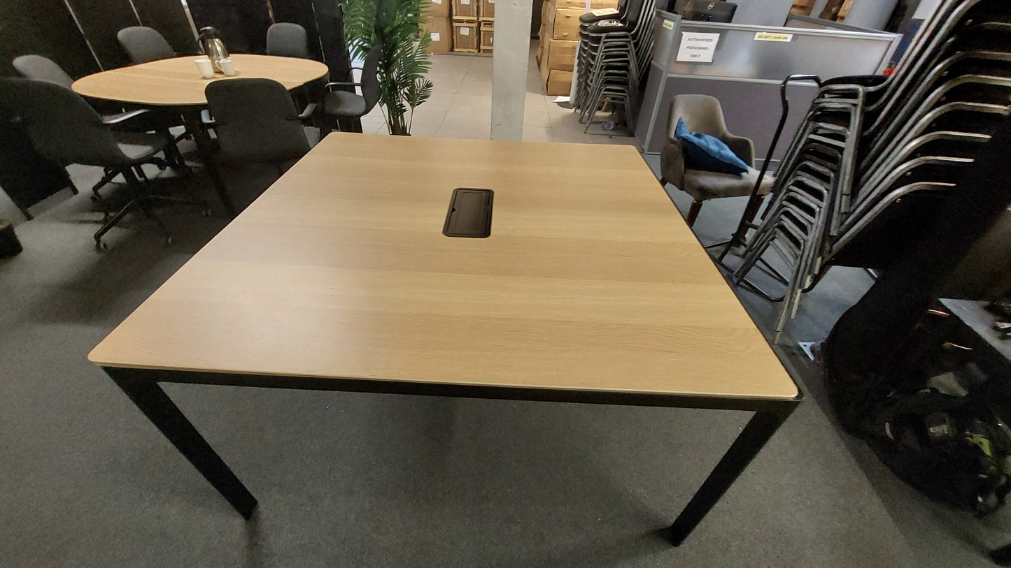 office meeting Boardroom room conference table desk seats six persons 140cm x 140cm