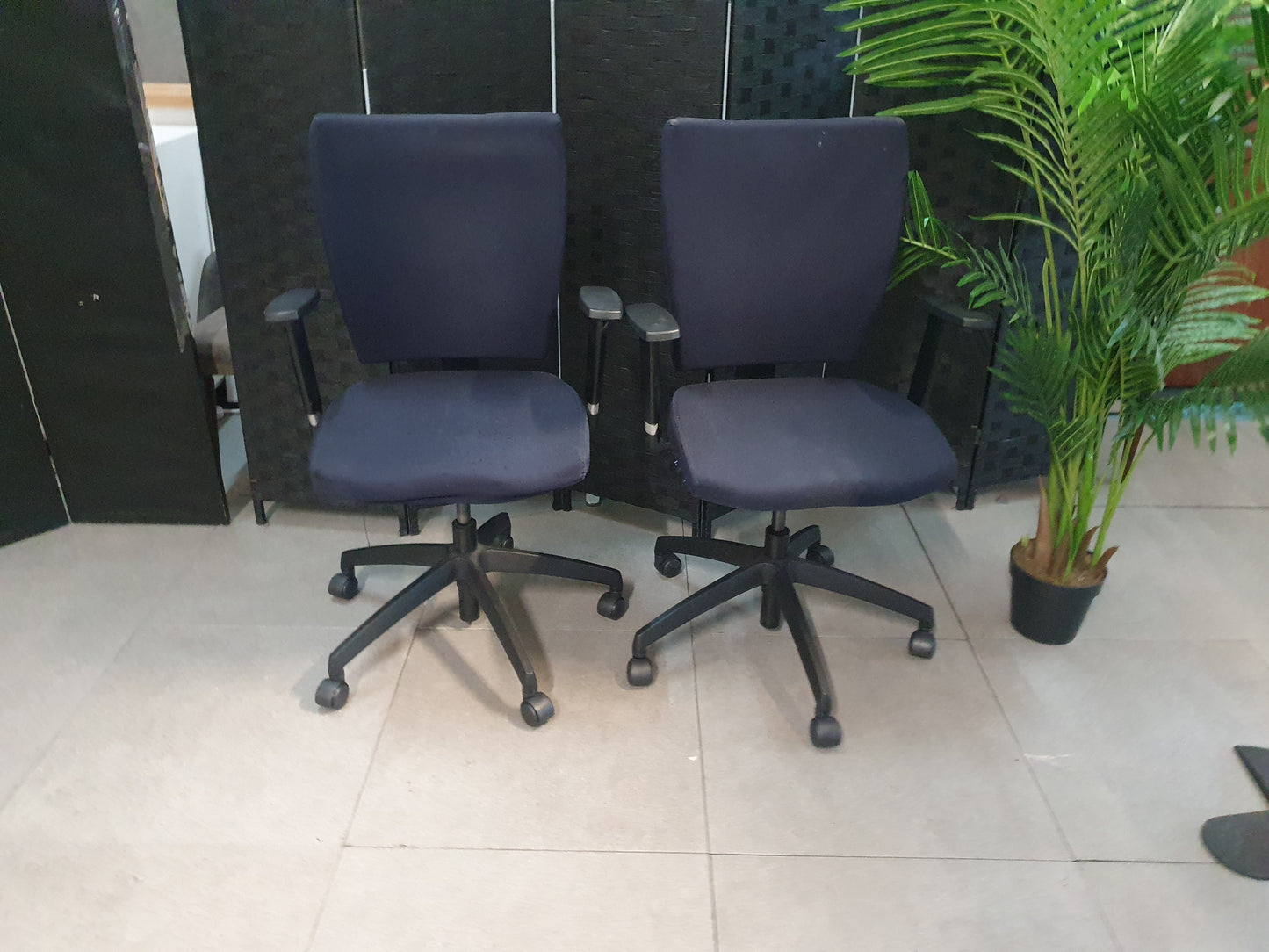 Office Navy Adjustable wheeled chair