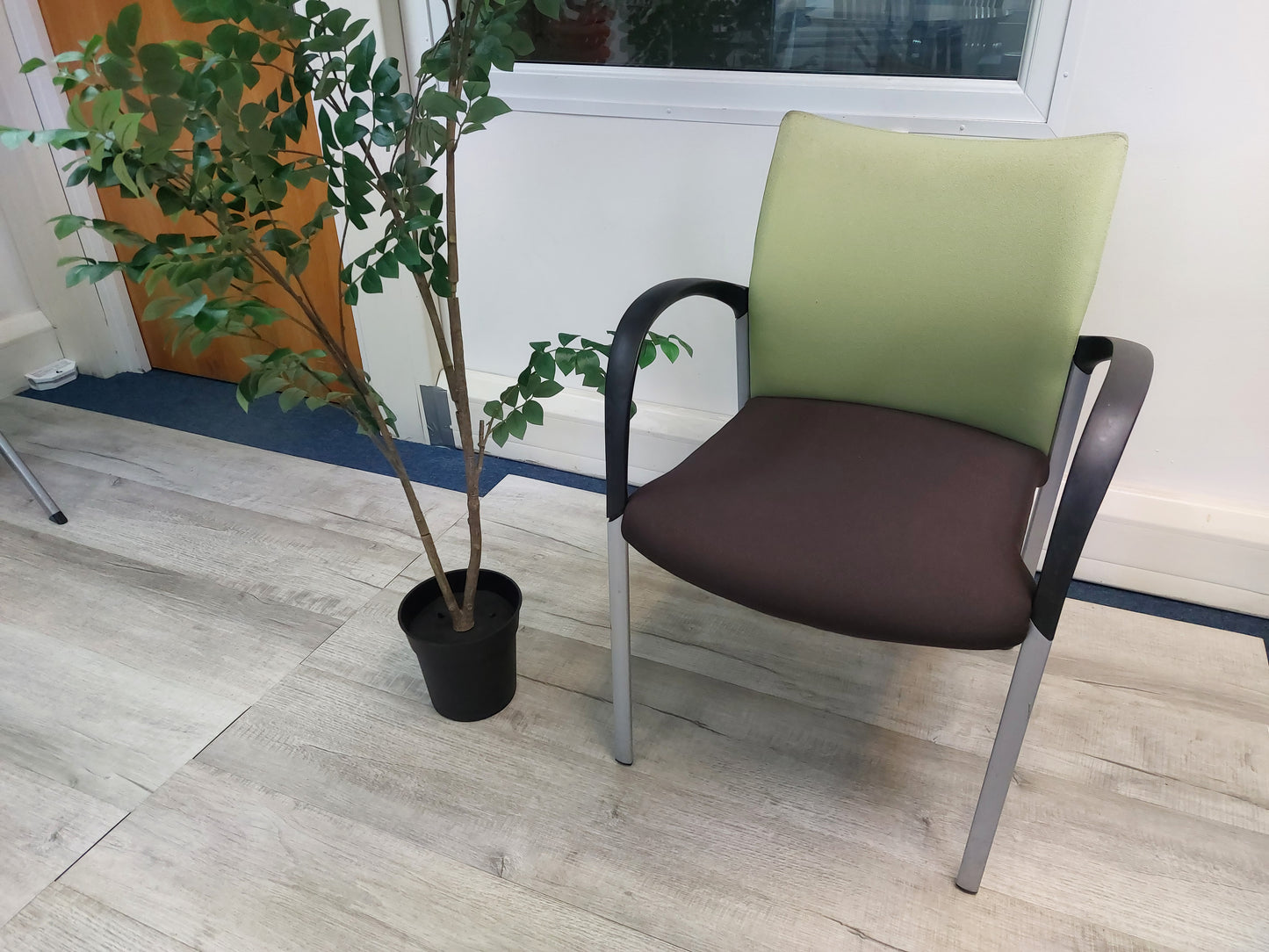 Used Senator Meeting Chair Fabric Green Black Stackable