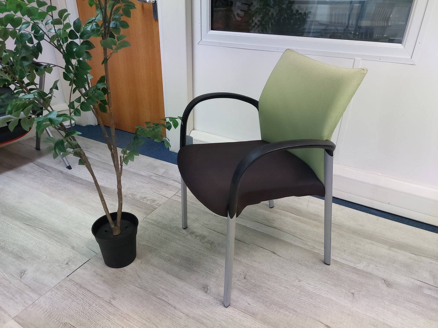 Used Senator Meeting Chair Fabric Green Black Stackable
