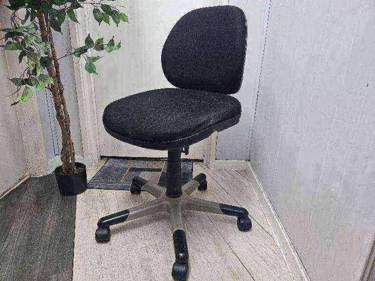Used RH Logic Office Swivel Chair - Black