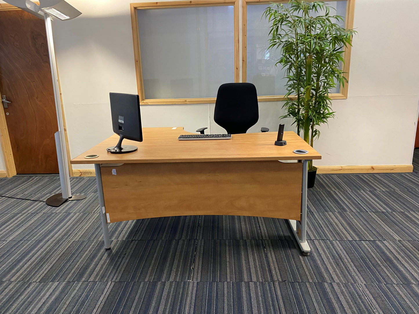 Wood finish L shape Corner Desk 160cm w x 120cm dx 73cm h With Cantilever Metal Legs