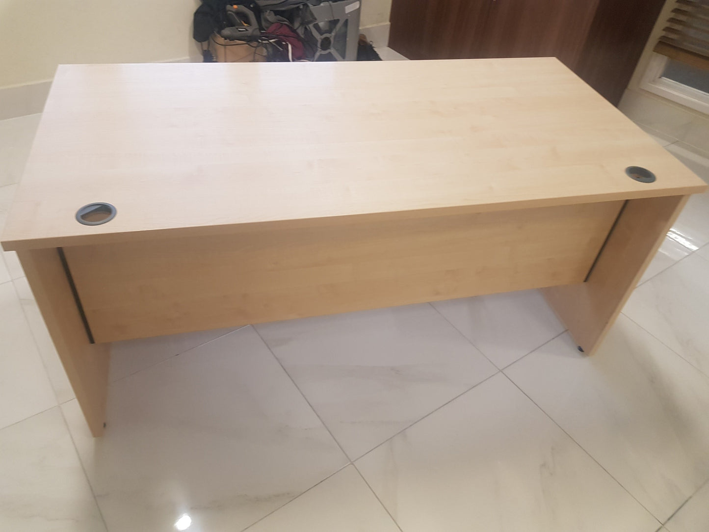 Rectangle computer table in maple colour