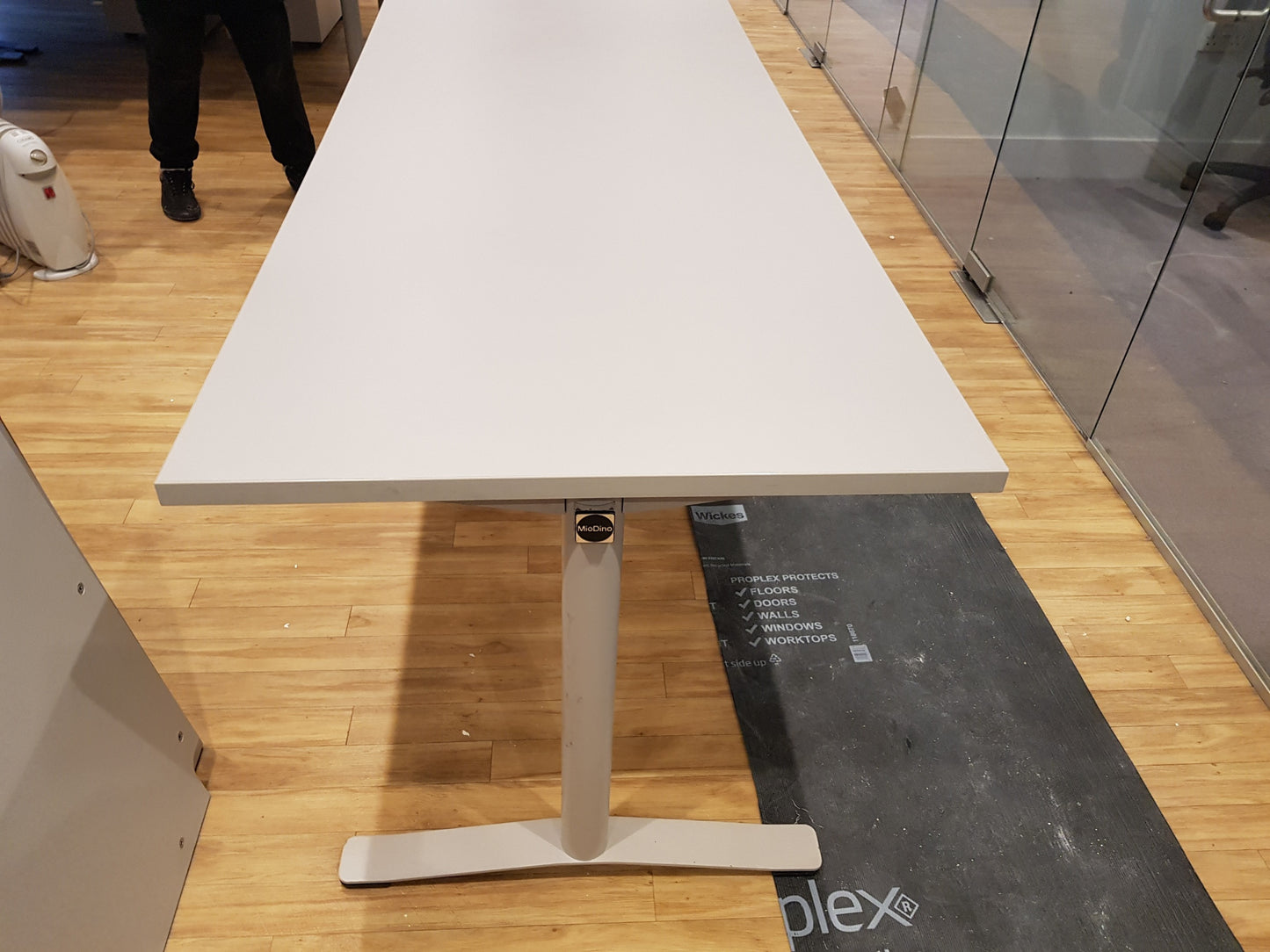 Single grey extra large desk w 210cm x d 80cm x h 73cm