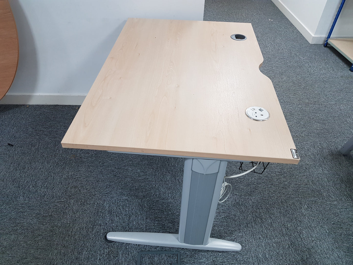 Beige single computer desk 120cm Wx 80cm D x 73cm H
