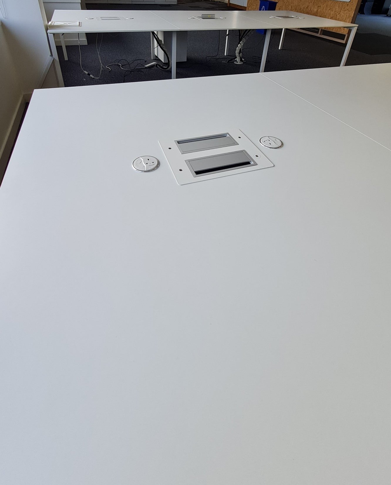 Used Desking Bench System Four Person Pod White 280cm x 167cm