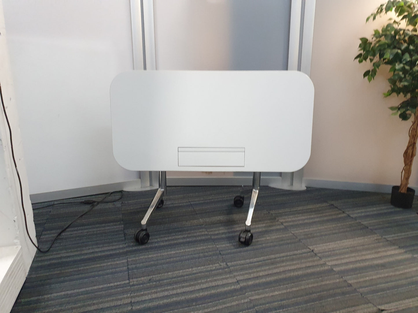 White Folding Desk (W= 120cm H= 73cm D= 60cm)