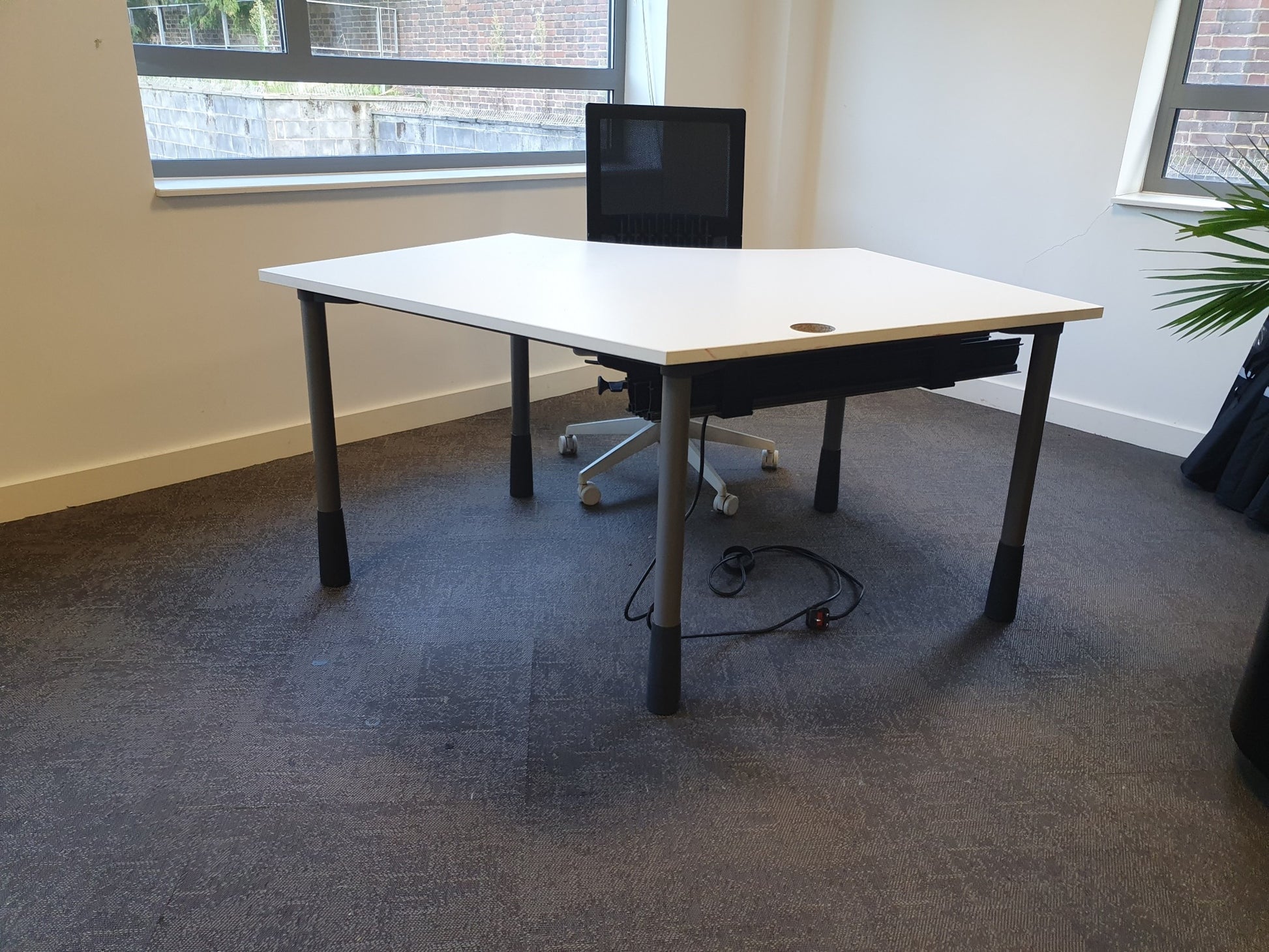 White office Executive Corner table