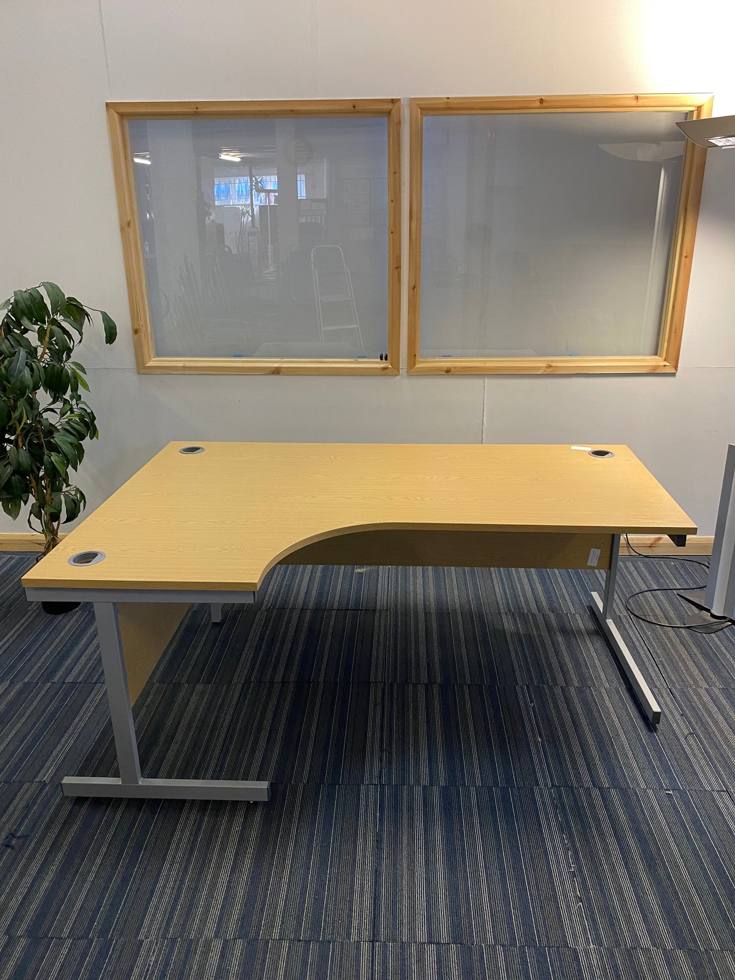 Large Executive L shape 180cm x 120cm x 73cm office