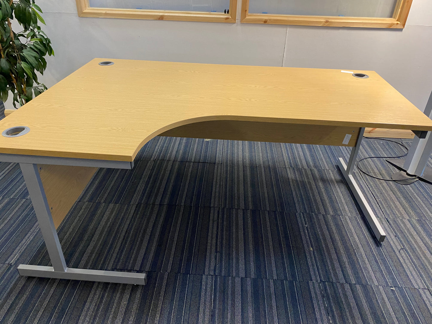 Large Executive L shape 180cm x 120cm x 73cm office