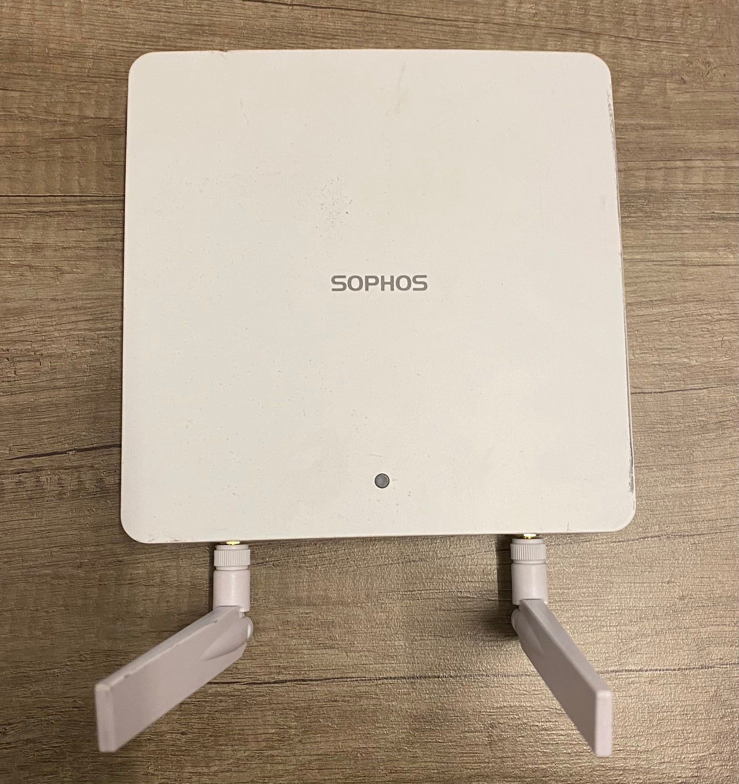 Used Sophos APX 320 Access Point white