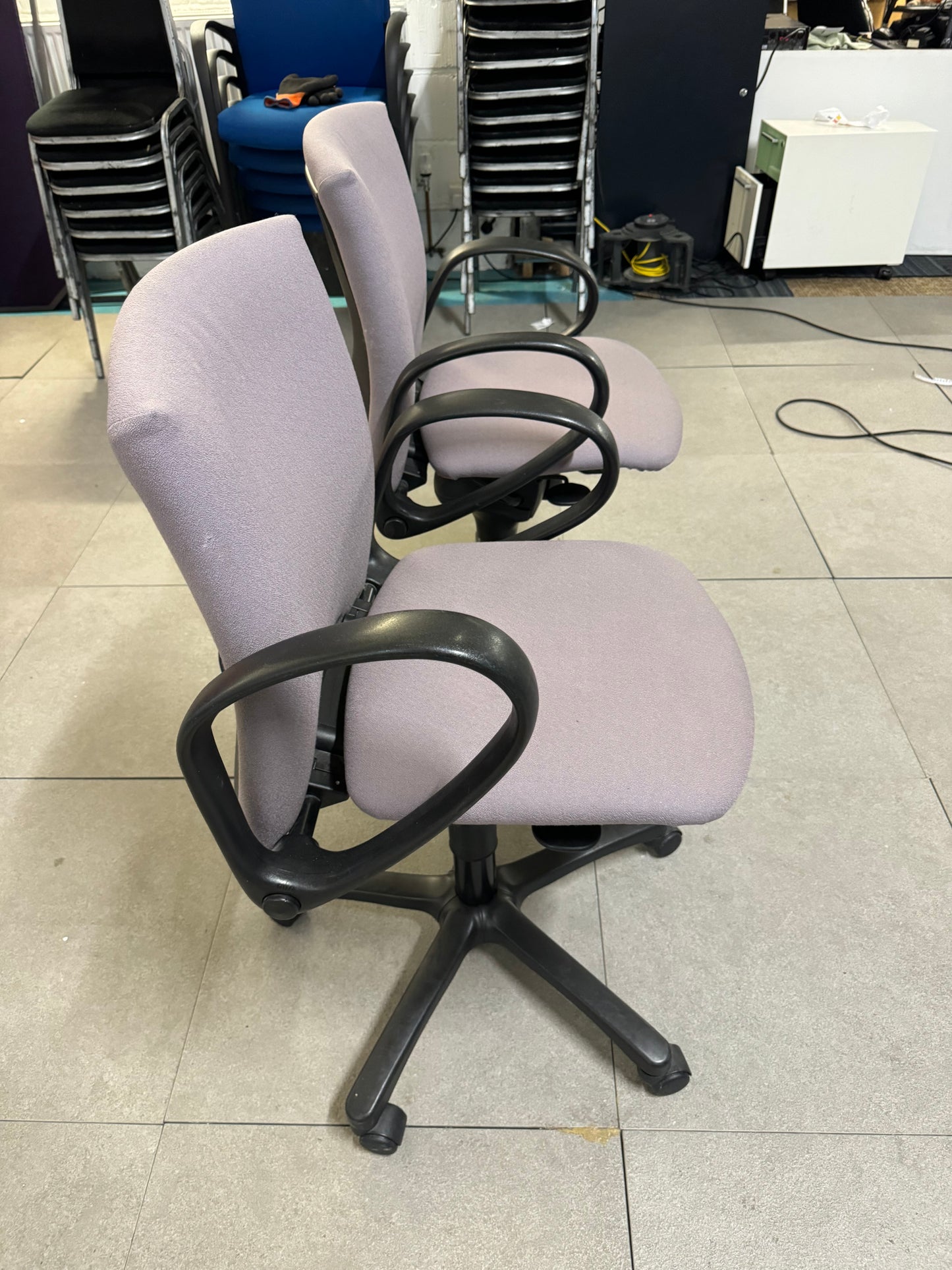 Set of 2 Swivel task chair by Comforto in Lavendar Purple