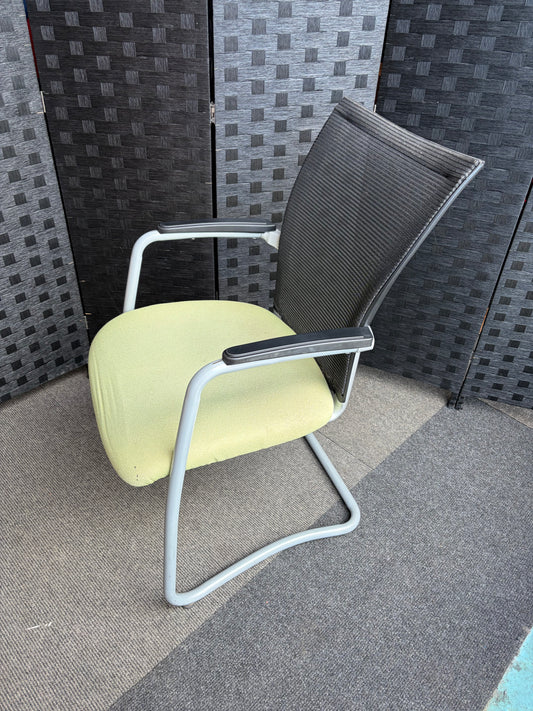 Pre-owned cantilever meeting chairs - Green black