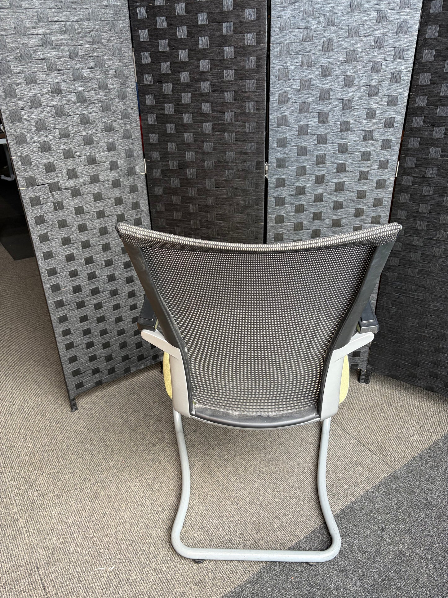 Pre-owned cantilever meeting chairs - Green black