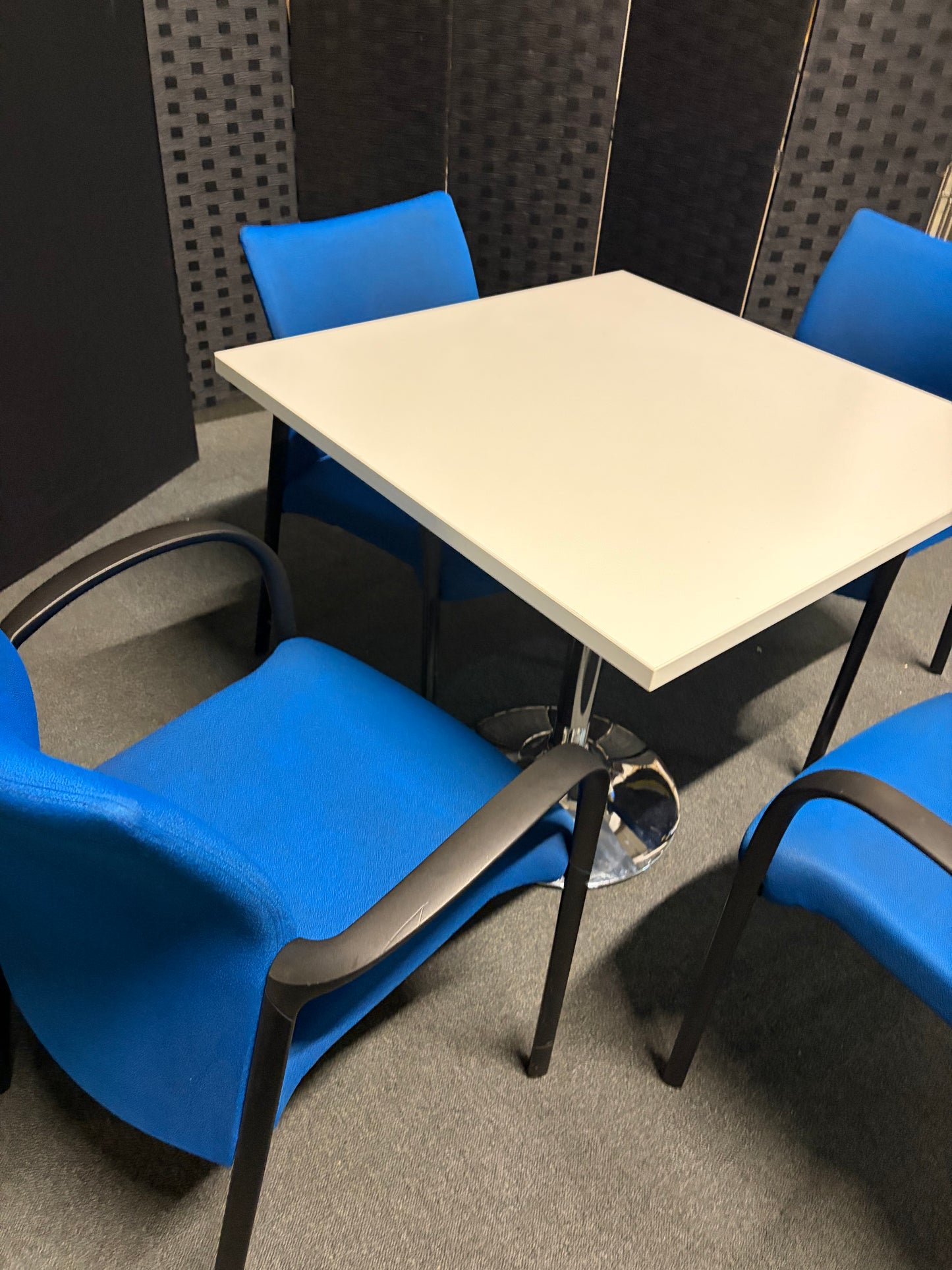 Secondhand square breakout tables 80cm x 80cm - White