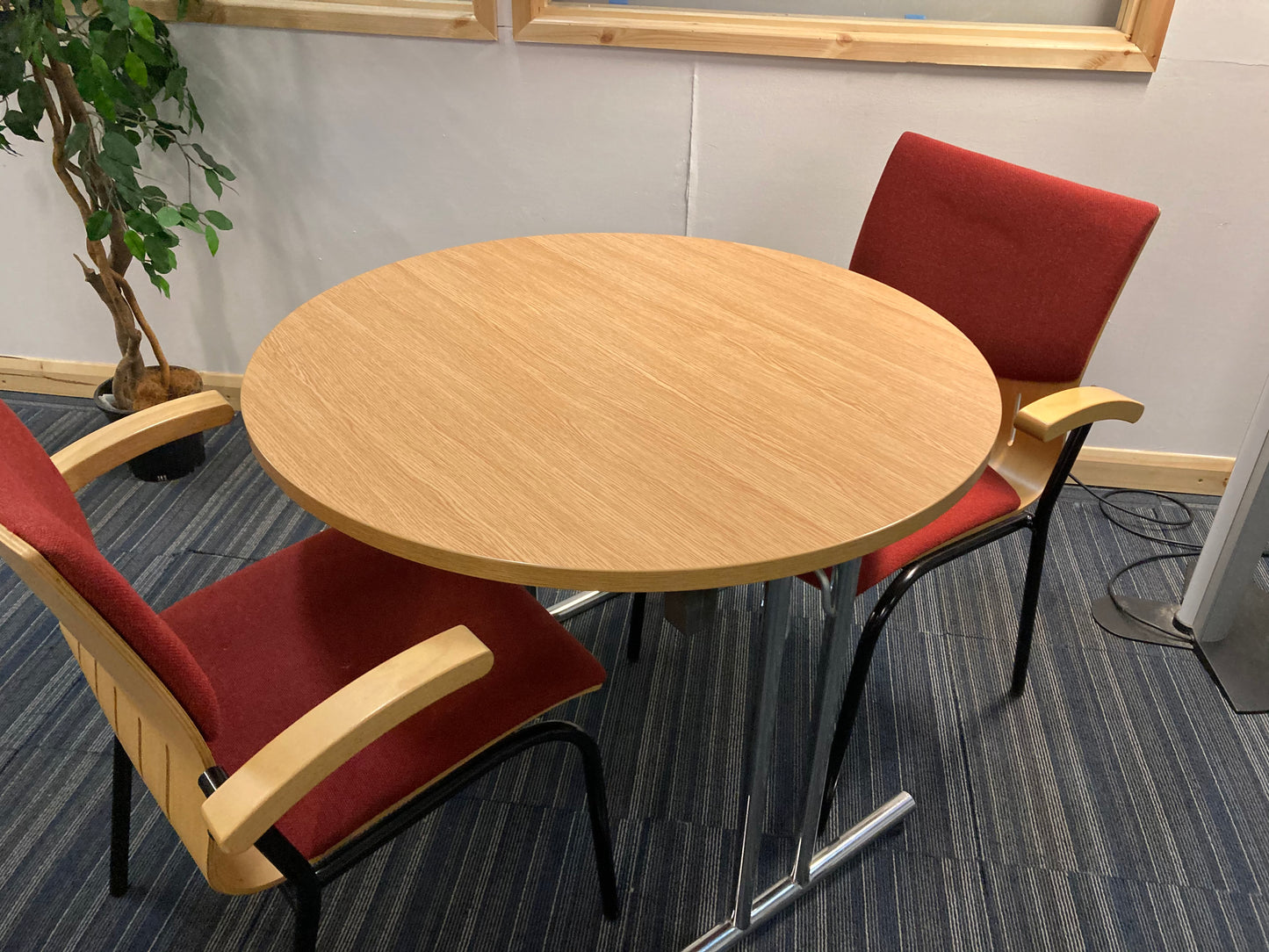 Wooden Foldable circular office meeting boardroom table  Diameter: 90cm