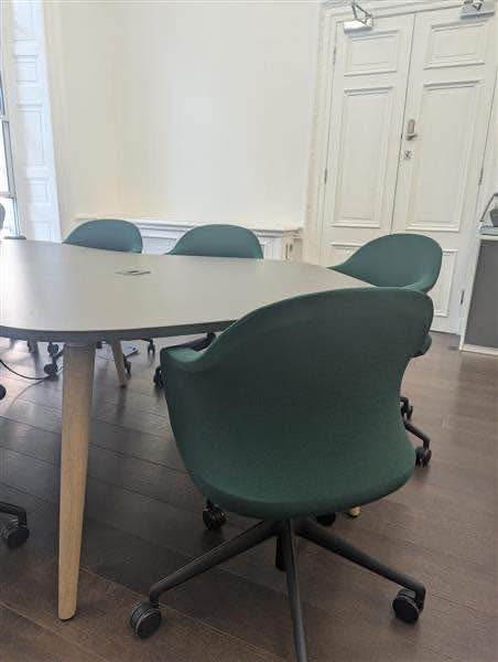 Sedus Mastermind Office Meeting Conference Boardroom table seats 6 - 8 299cm x 155cm