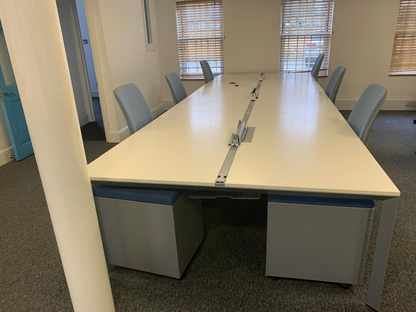 White Six Person Pod 1600mm Tabletop Bench Desking Systems
