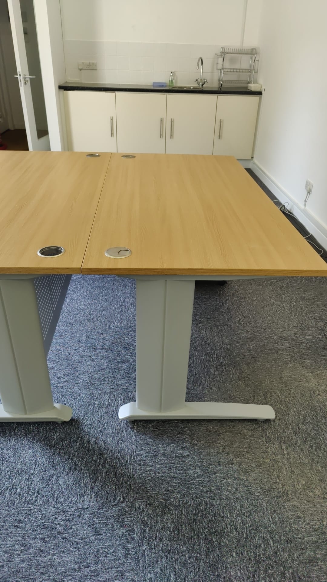 Wood finish Straight Rectangular Desk 160cm x 80cm x73cm