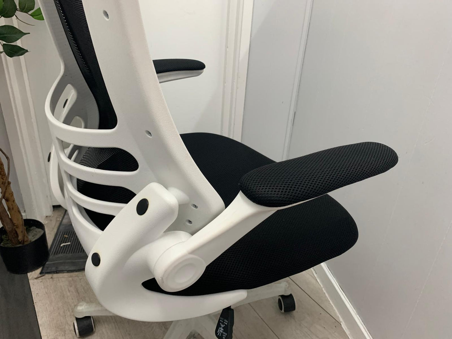 Black white Mesh Back task computer desk study adjustable ergonomic office Chair