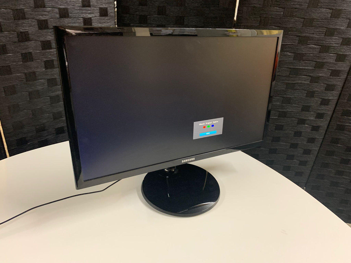 SAMSUNG S22F350FH Monitor, RGB and HDMI port, 22 inch for office, school, reception