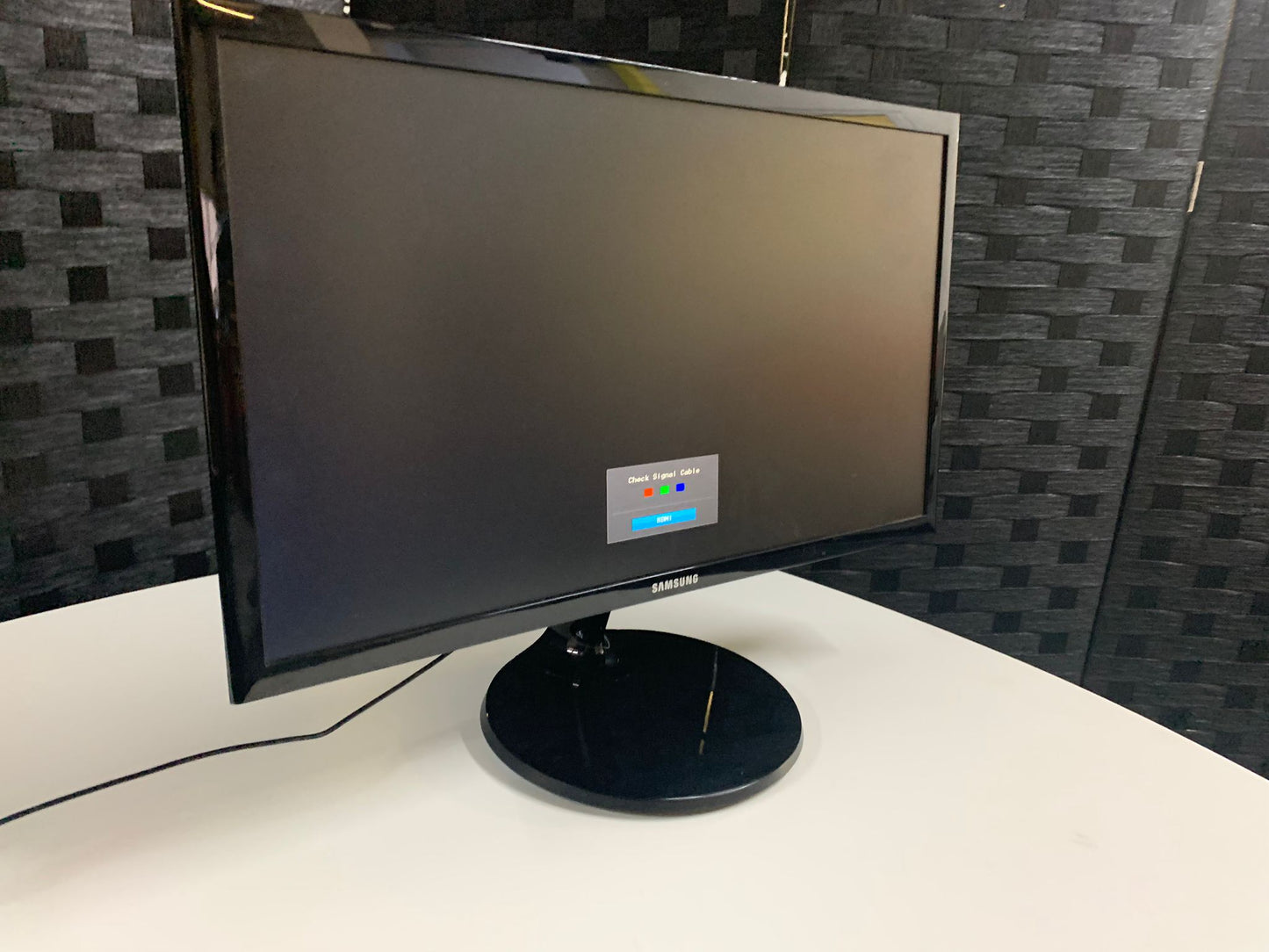 SAMSUNG S22F350FH Monitor, RGB and HDMI port, 22 inch for office, school, reception