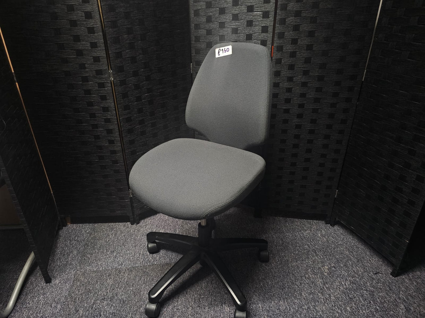 Used Adjustable Ergonomic Office Chair in Dark Grey - without arms