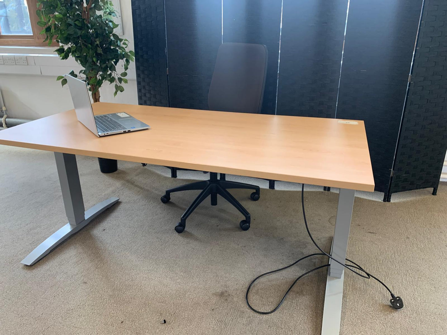Used electric height adjustable sit stand desk 160cm x 80cm Beech finish