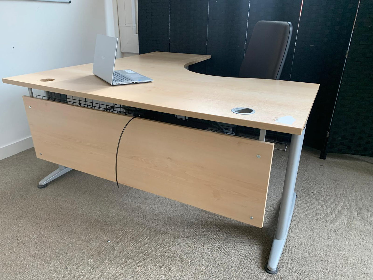 Secondhand Beige Corner Office Desk - Right Hand - 1600mm