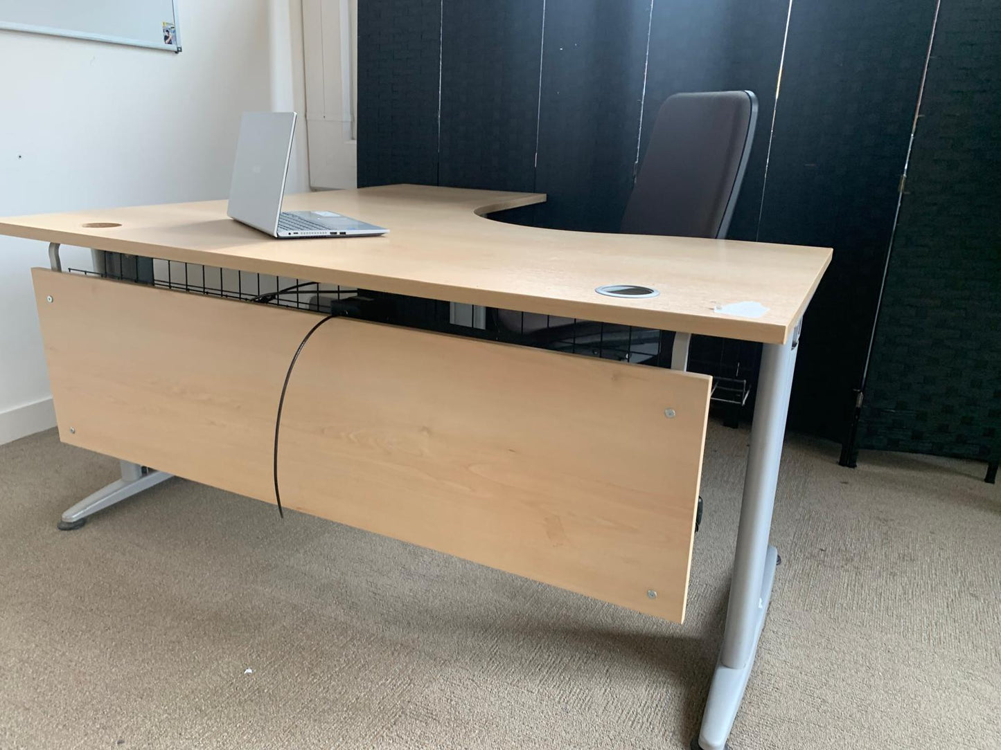 Secondhand Beige Corner Office Desk - Right Hand - 1600mm