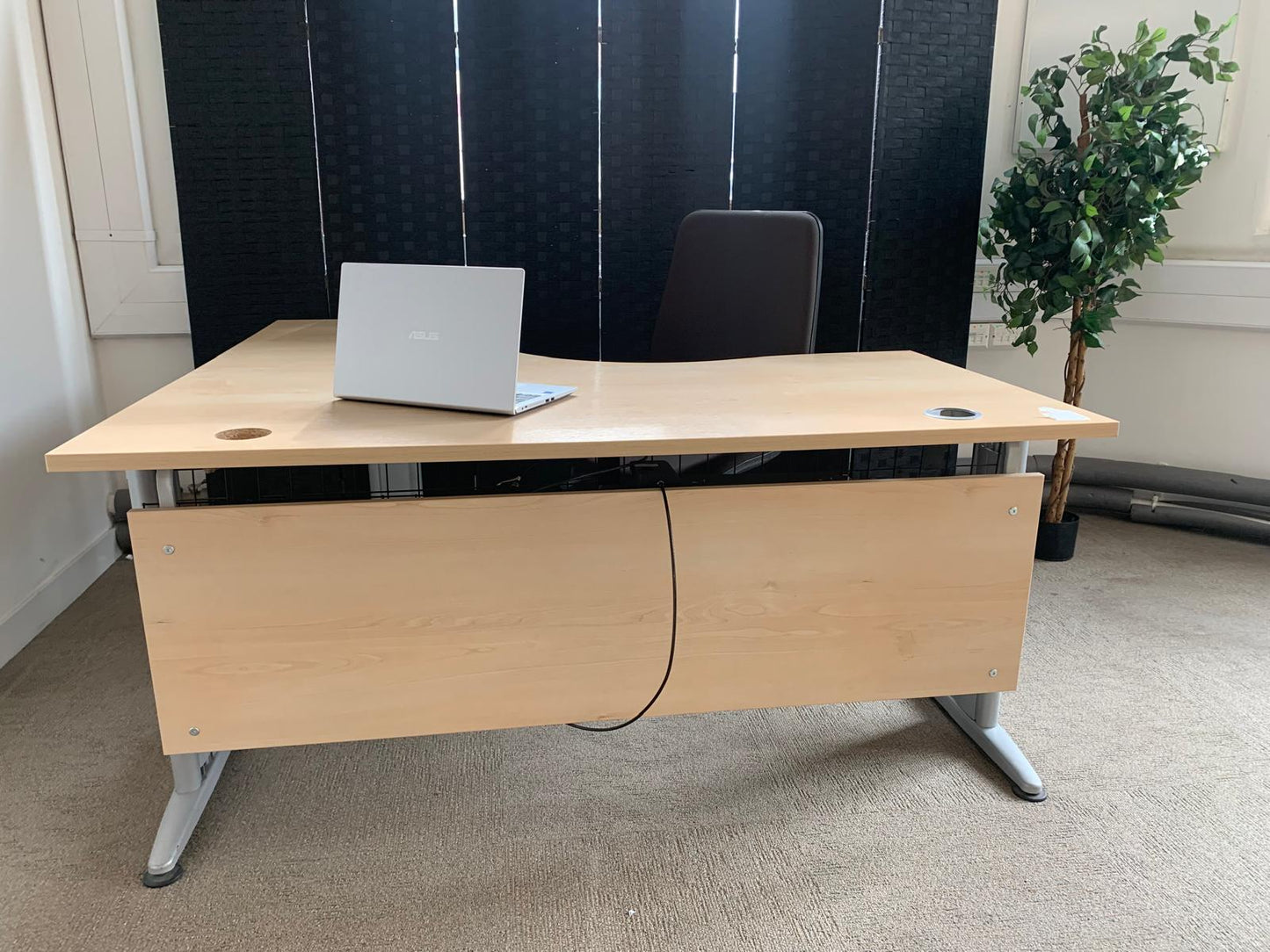 Secondhand Beige Corner Office Desk - Right Hand - 1600mm