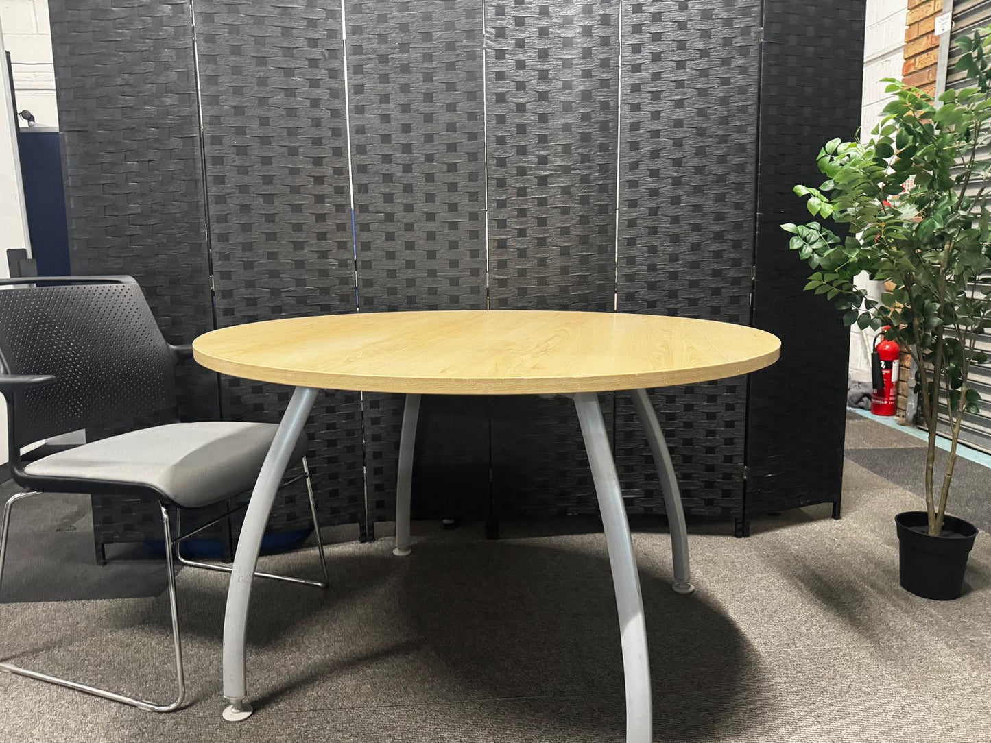 Used Beige Office Circle Table for Office Meeting Rooms - 120cm Diameter