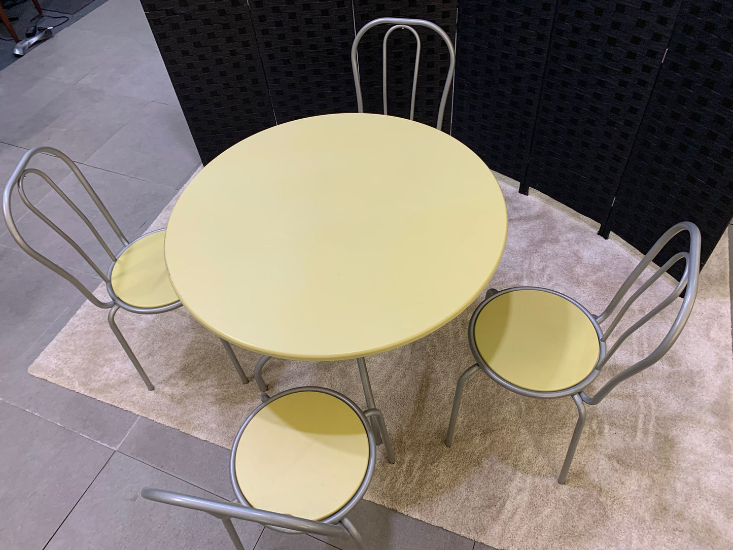 Pre-owned Yellow 80cm Canteen Breakout Table