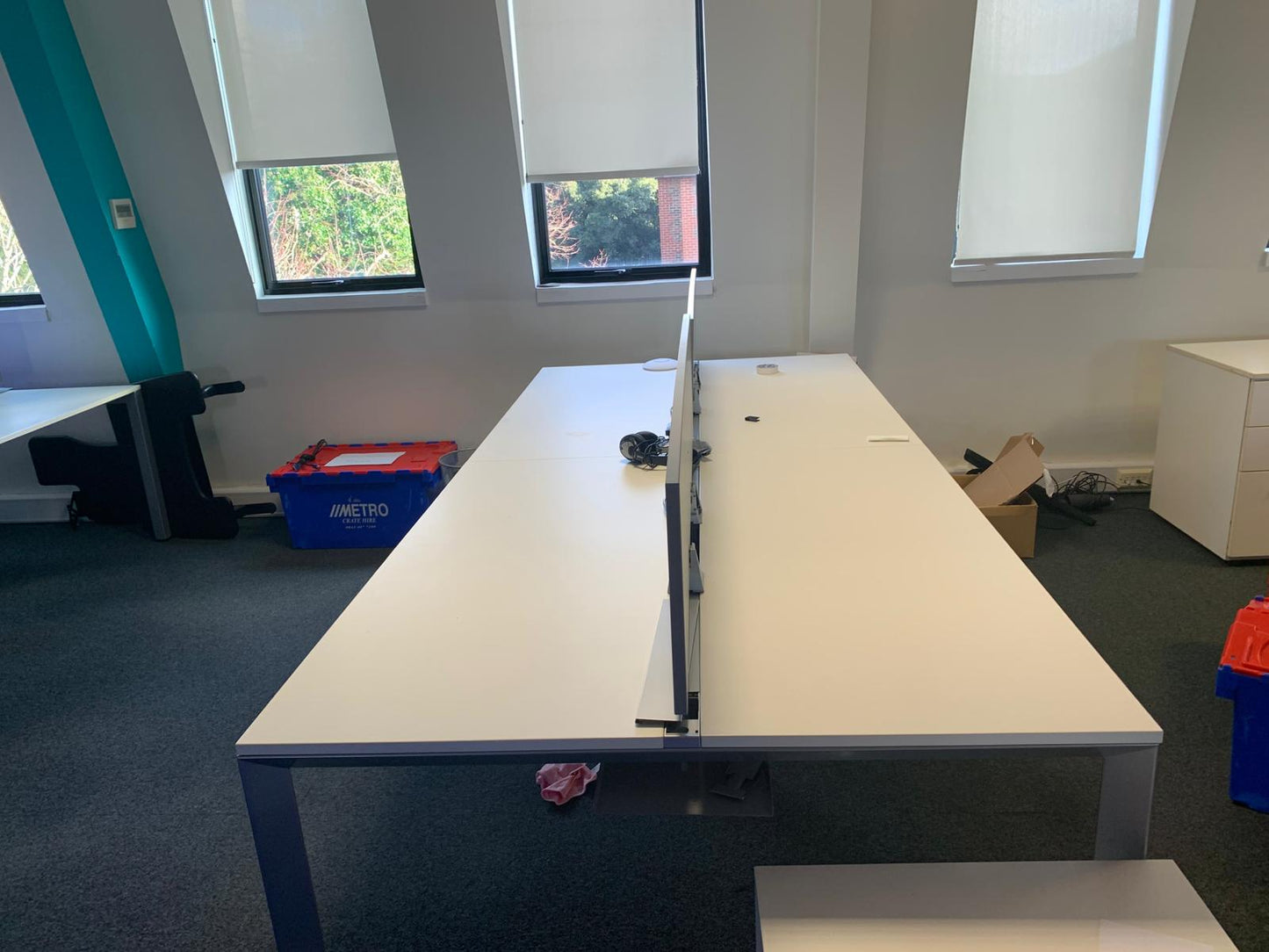 Used White 4 Pod bank/desk with cable management 140cm x 60cm
