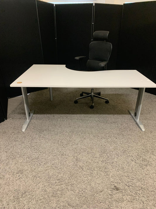 Used L-shape executive desk / large computer desk - Light grey 180cm w x 120cm d x 73cm h
