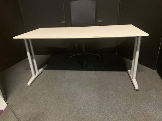 Secondhand Techo desks 160cm x 80cm - White