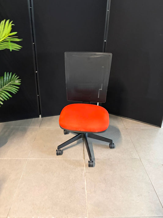 Used multicoloured office chair bundle x 5 chairs ergonomic swivel