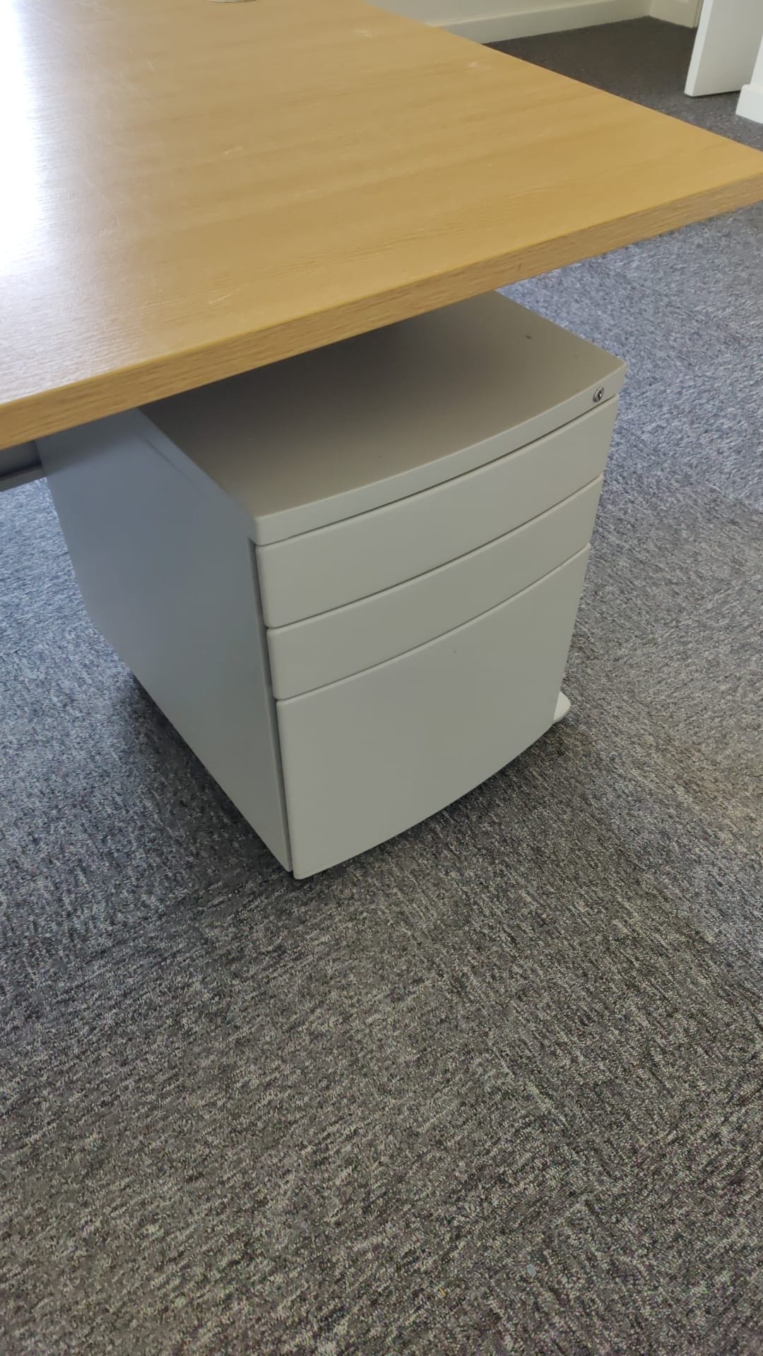 Wood finish Straight Rectangular Desk 160cm x 80cm x73cm